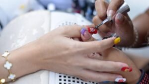 PREMIUM MANICURE GEL POLISH 11600X900_0000_NAAIL ART 8